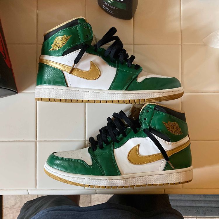 vapormax light green