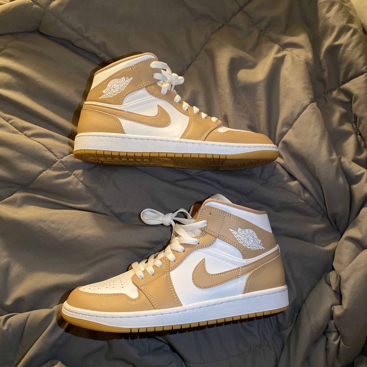 Air Jordan 1 Mid 'Tan Gum' - Air Jordan - 554724 271 | GOAT