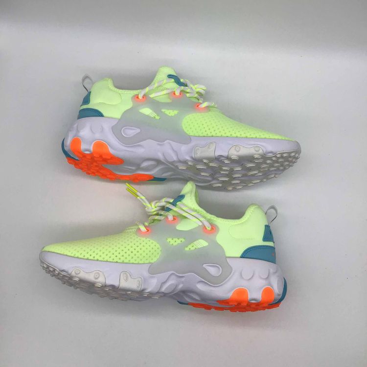 react presto psychedelic lava on feet