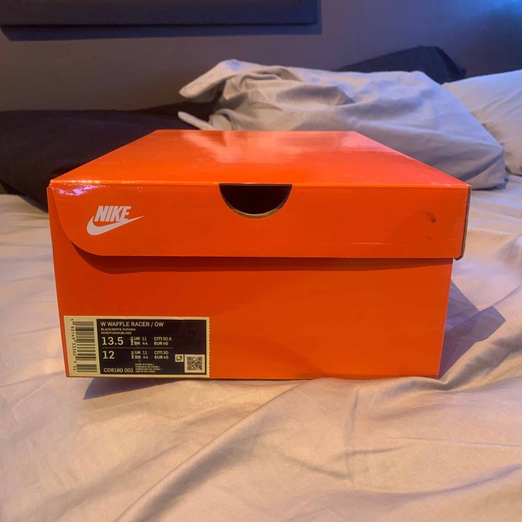 off white waffle racer box