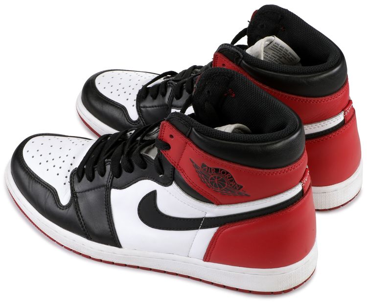 air jordan retro 1 high black toe