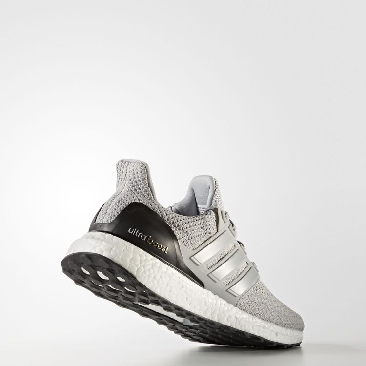 ultra boost clear onix
