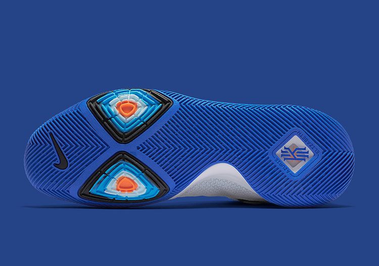 kyrie 3 hyper cobalt duke