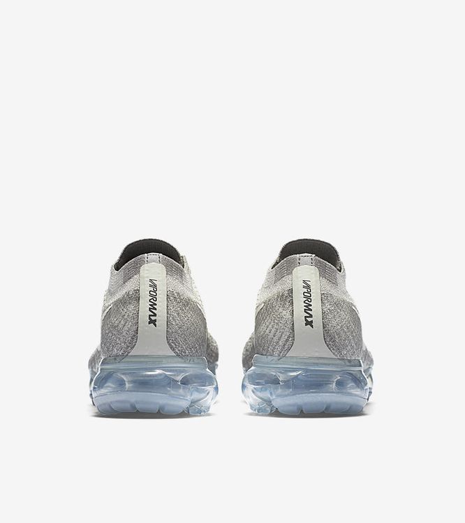 nike vapormax light grey