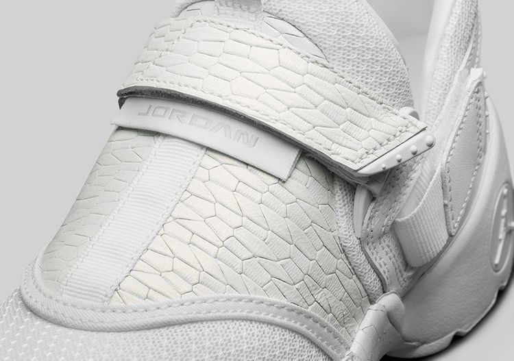 White // Pure Platinum 897997-100 Air Jordan Trunner LX Girls GS Sneakers