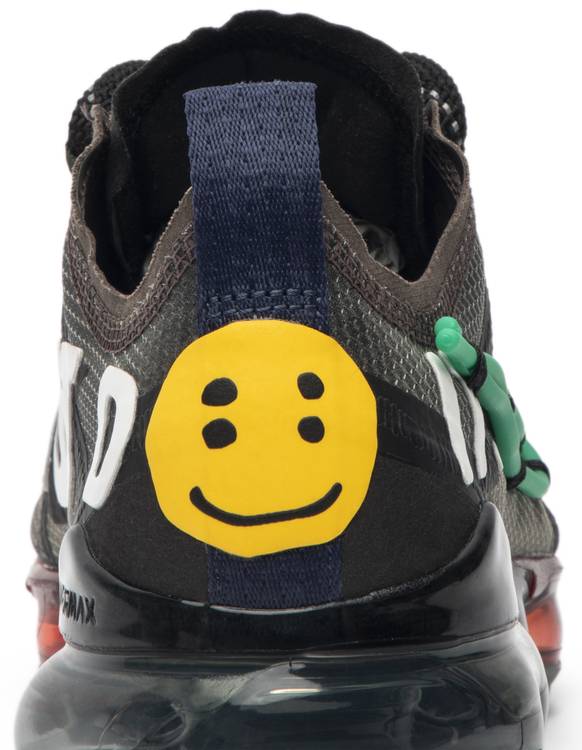 vapormax with smiley face