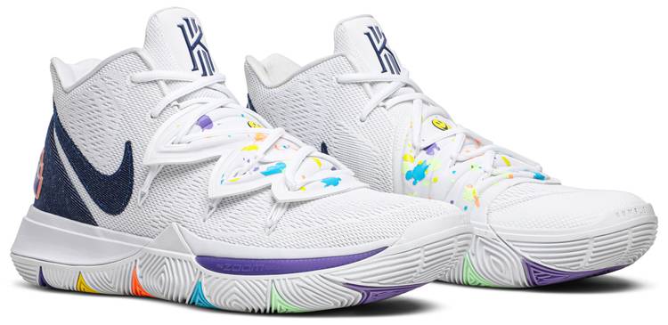 Sepatu Basket Desain Nike Kyrie 5 EP Warna Hitam Putih