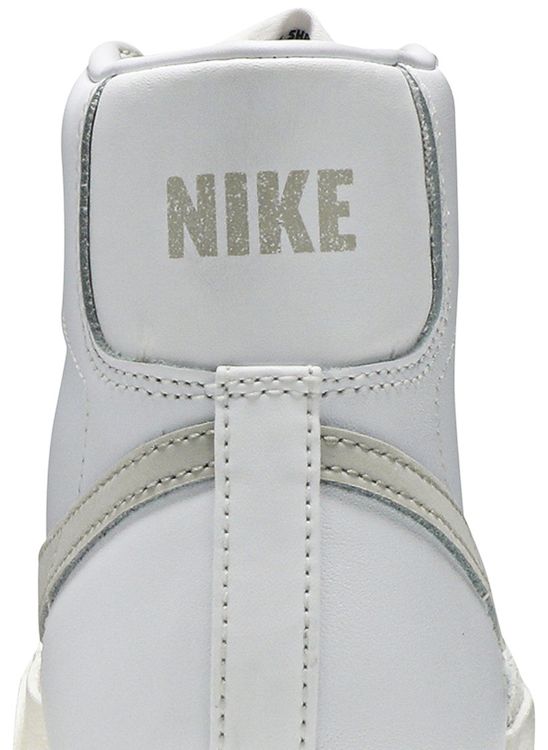 blazer mid 77 light bone womens