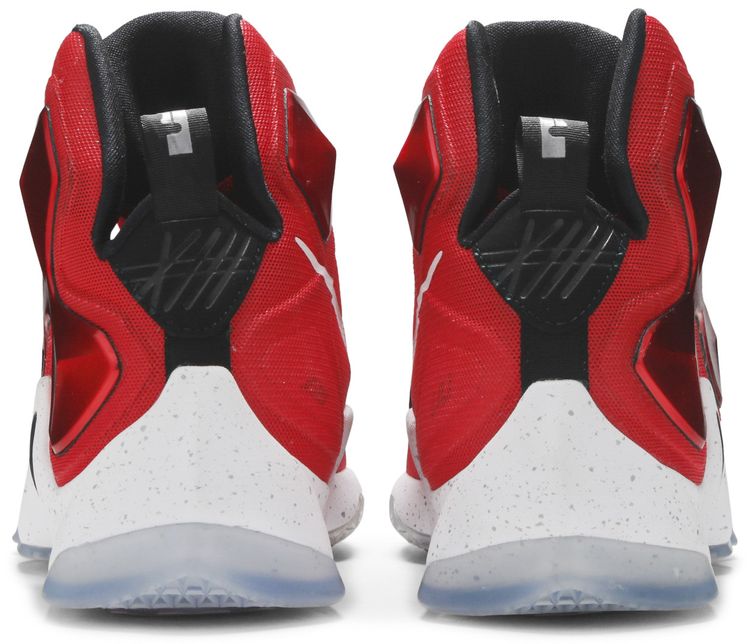 lebron 13 on court