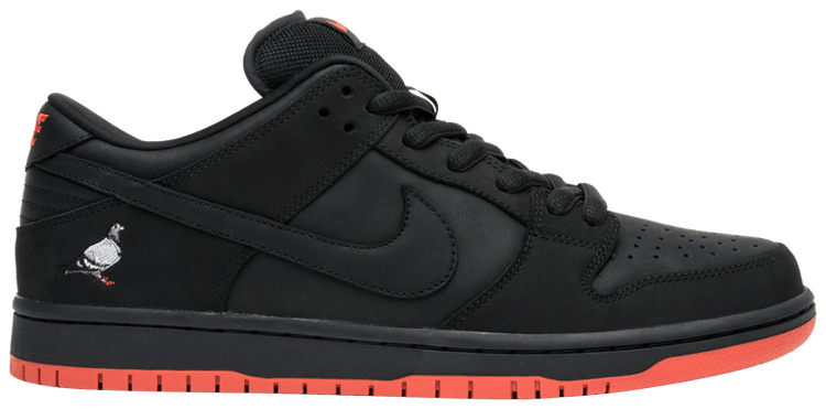 nike dunk x staple