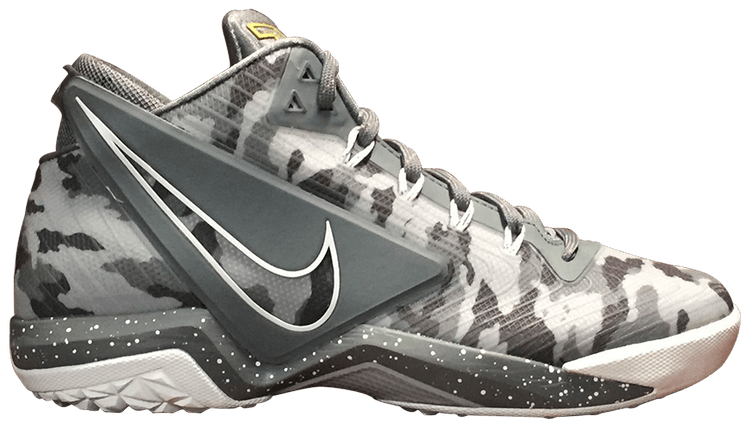 nike zoom field general