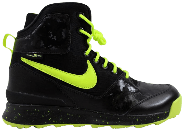 nike stasis acg