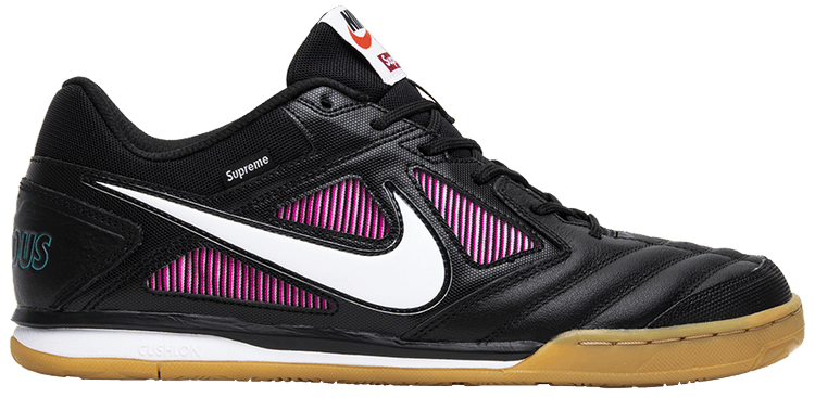 nike supreme futsal