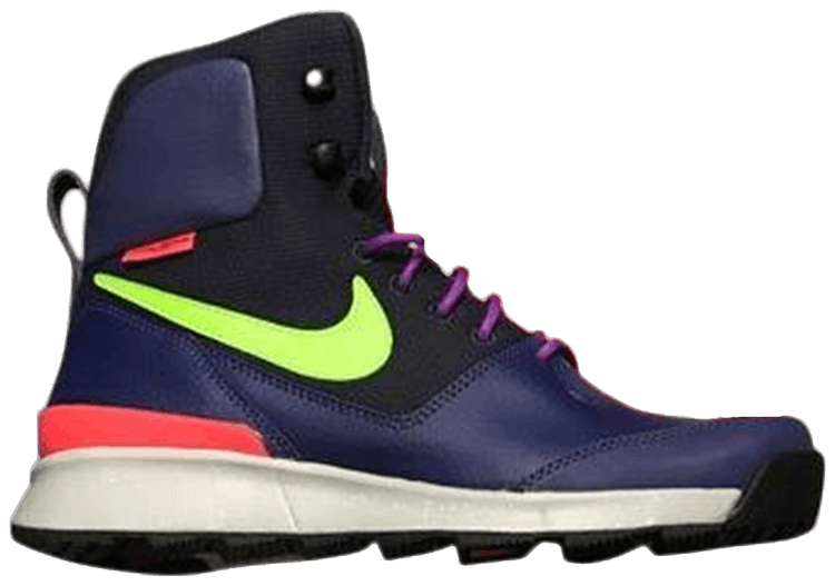 nike stasis acg