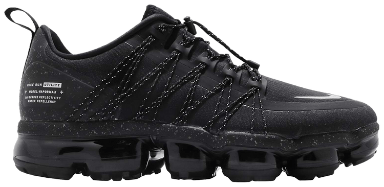 utility vapormax triple black