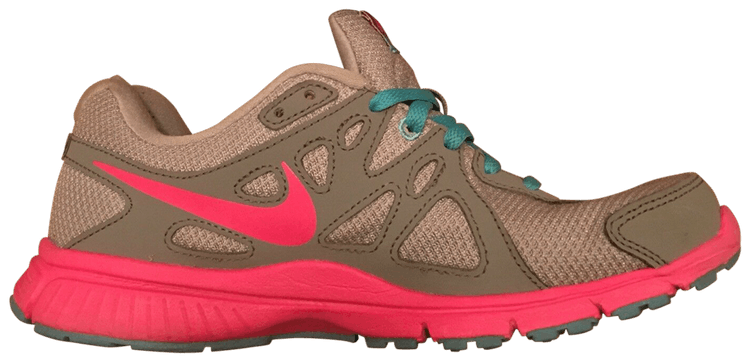 wmns nike revolution 2