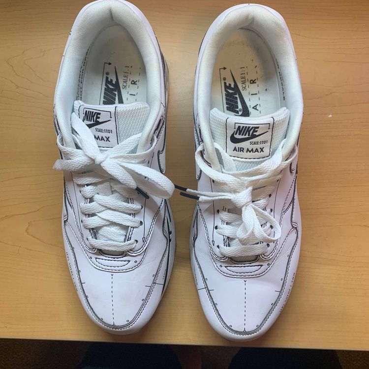 nike sketch to shelf white