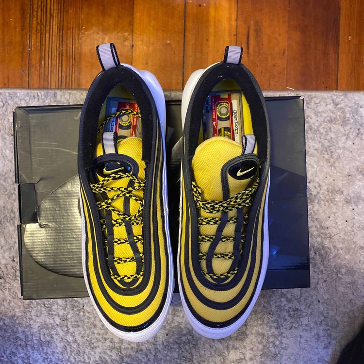 frequency pack air max plus