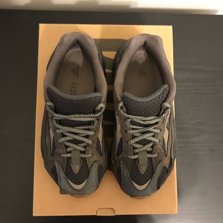 adidas yeezy boost 700 v2 geode