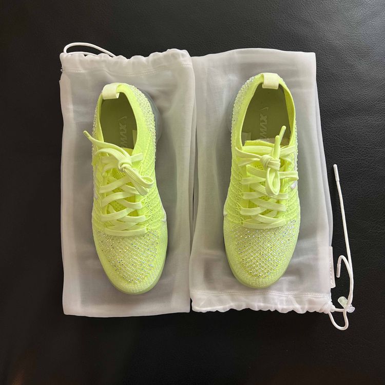 swarovski vapormax volt
