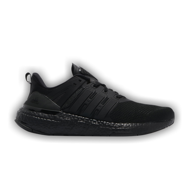 Triple black adidas ultra boost 19 top