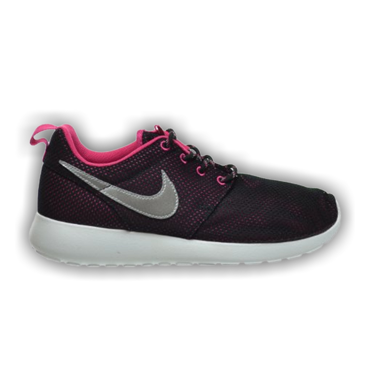 pink and black nike roshe run