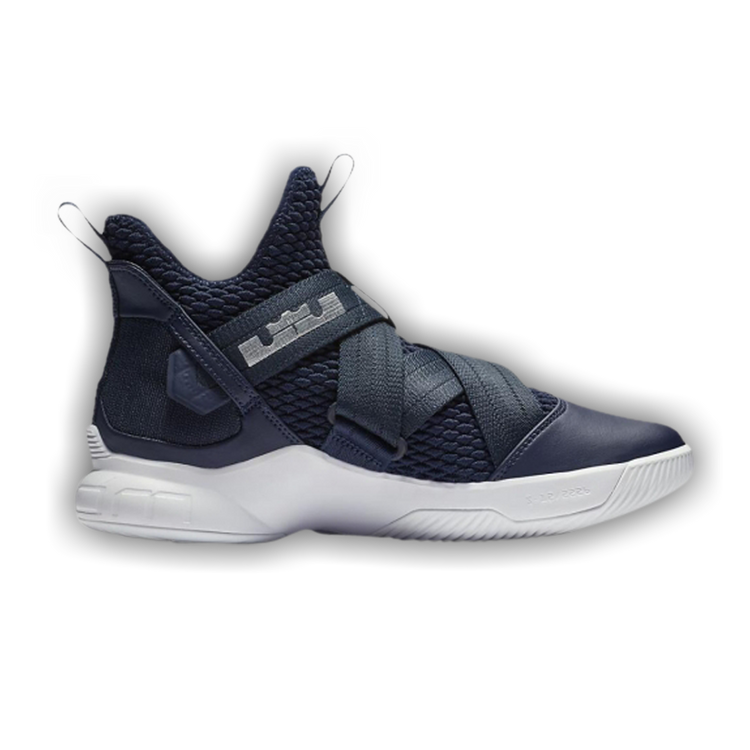 Boys' grade school nike lebron soldier 12 sfg basketball shoes top