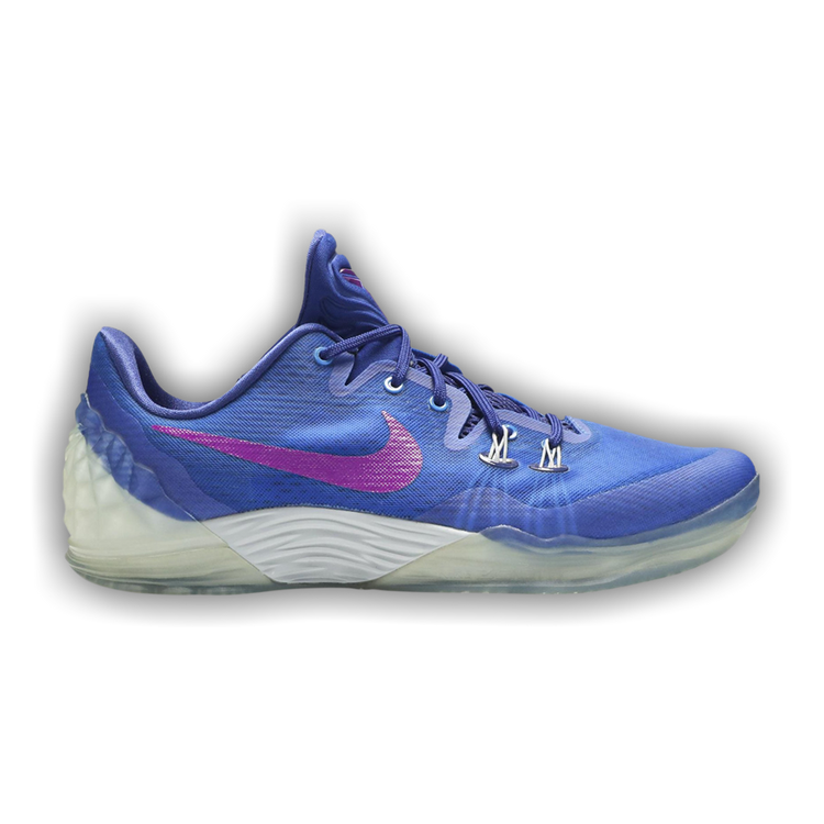 Nike store venom 5