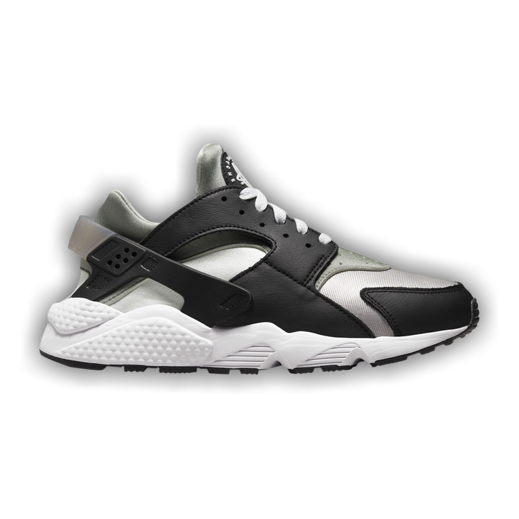 nike air huarache black and white