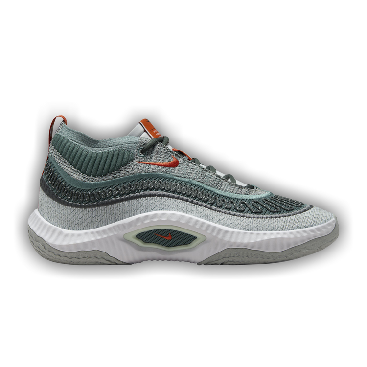 値下げ　nike cosmic unity Amazon.com | Nike Cosmic Unity Mens Size - 11 M US | Road