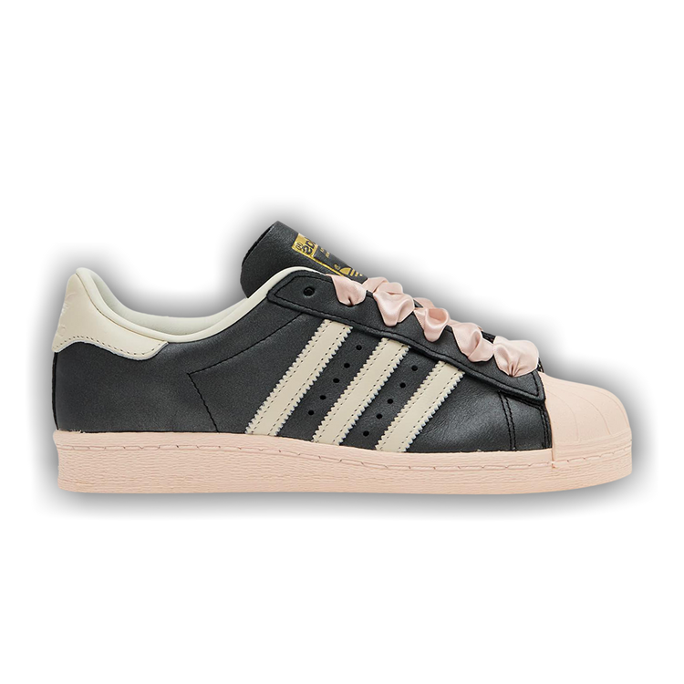 Adidas superstar black laces hotsell