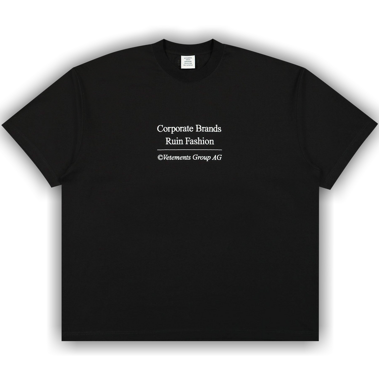 Tシャツ・カットソー VETEMENTS Men T Shirts UA66TR610B BLACK Black Vetements Men's Embroidered Logo T-Shirt in Black Vetements