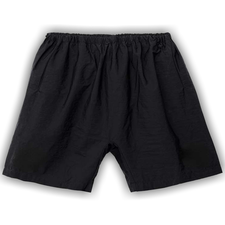 black yeezys with shorts