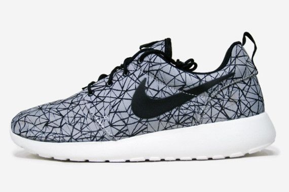 Roshe run geometric store