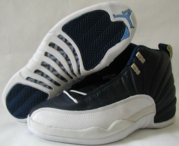 Air Jordan 12 OG Obsidian