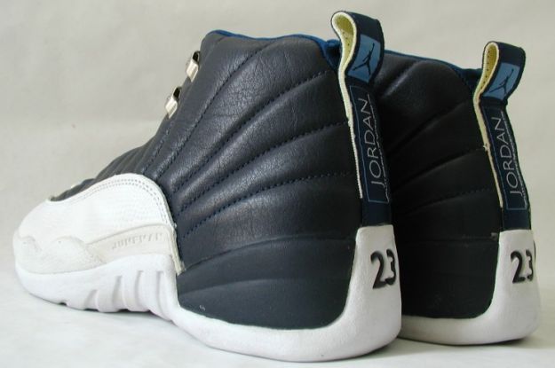 Air Jordan 12 OG Obsidian