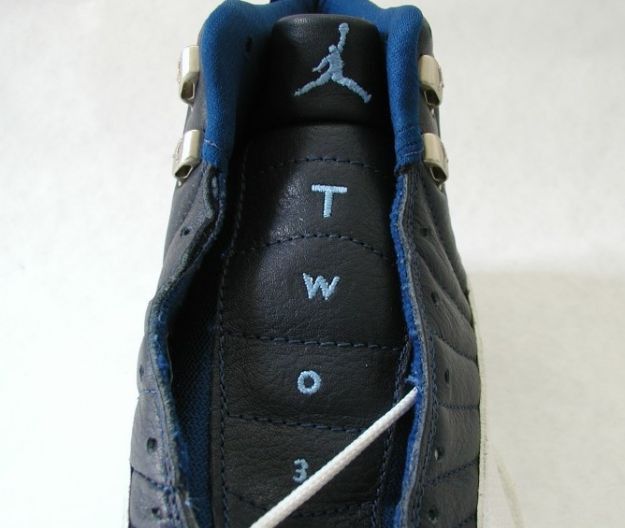 Air Jordan 12 OG Obsidian