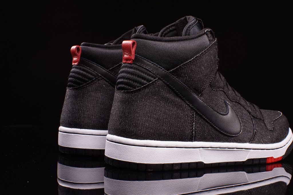 Nike dunk cmft bred hot sale