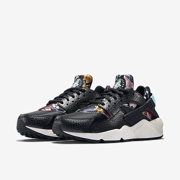 Wmns helm Huarache Run Print Aloha