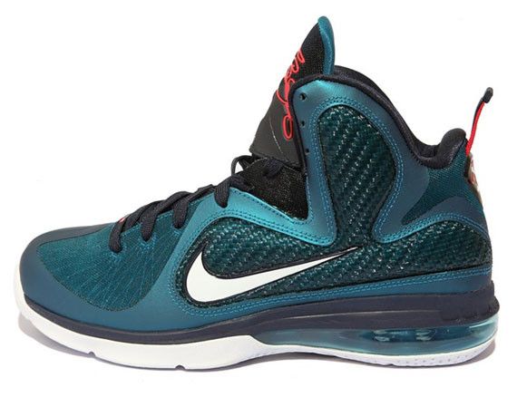 Size 9.0 LeBron 9 'Swingman'