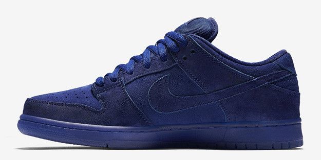 Nike dunks blue moon clearance