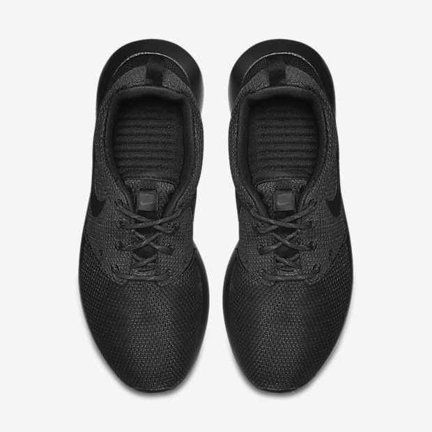 Nike roshe one all black shop