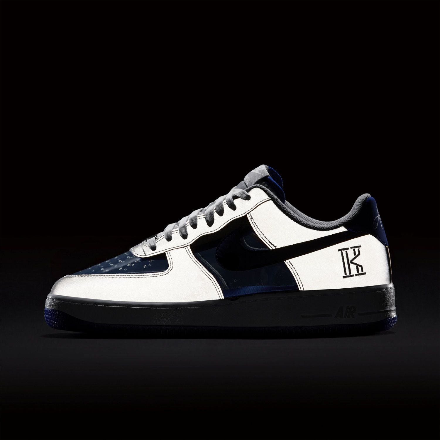 Size 13.0 Air Force 1 CMFT Kyrie Irving
