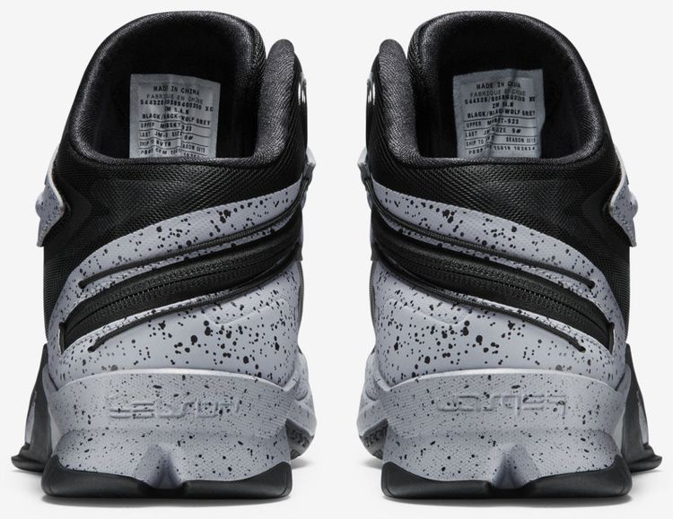 Nike Zoom LeBron Soldier 8 FlyEase