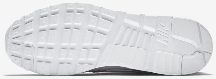 Nike Air Max Tavas Leather