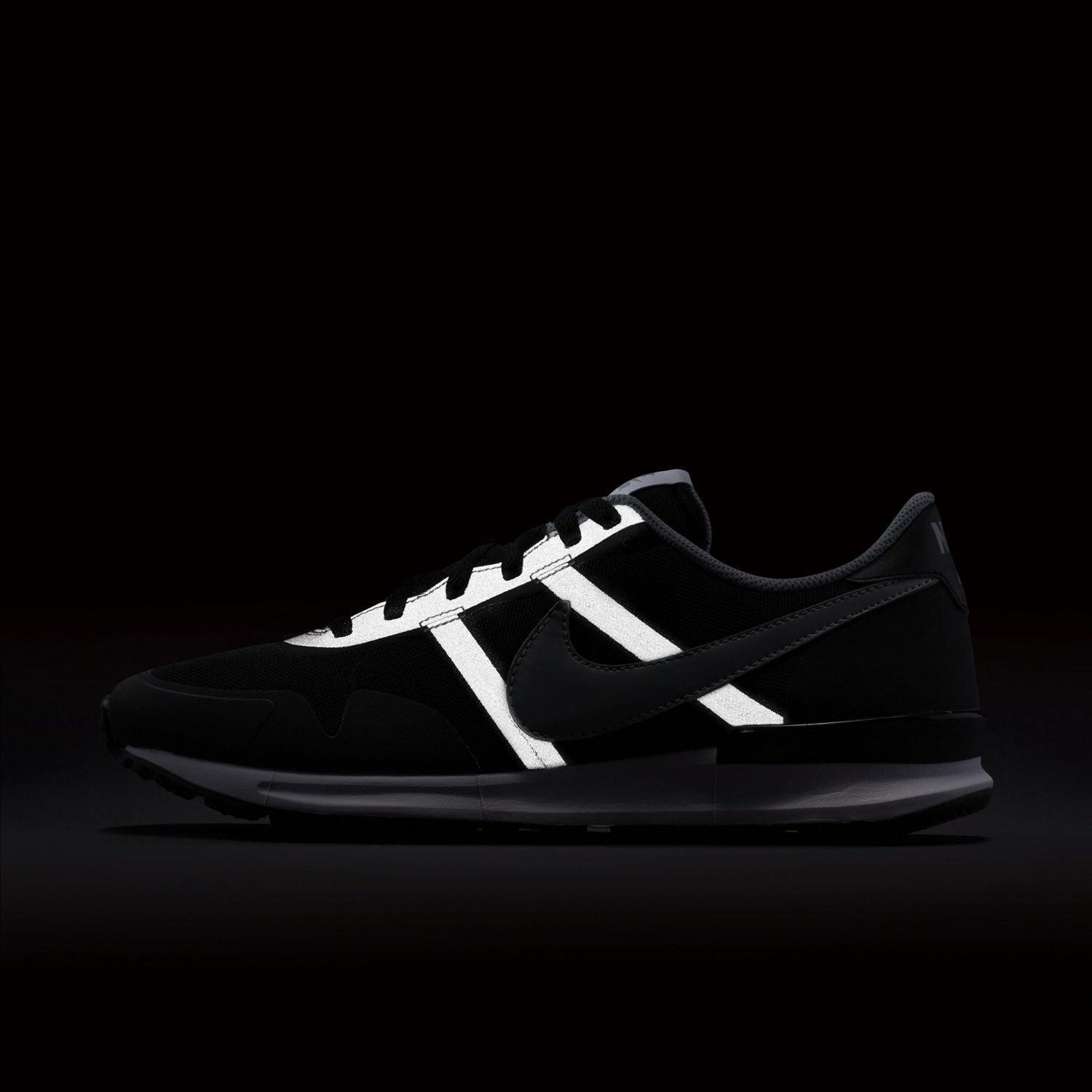 Buy Air Pegasus 83 30 599482 008 GOAT
