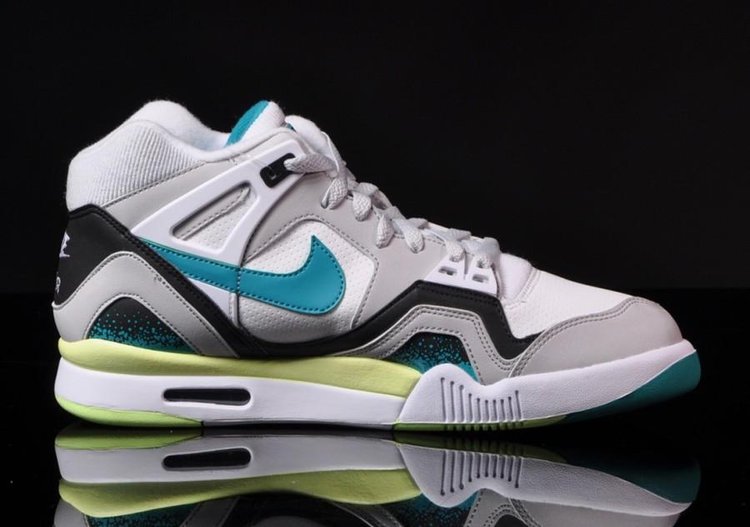 Air Tech Challenge 2 Turbo Green