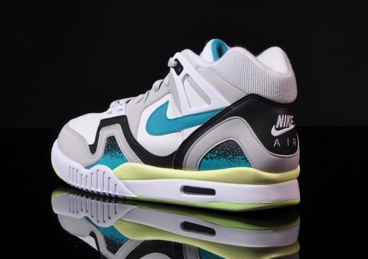 Air Tech Challenge 2 Turbo Green