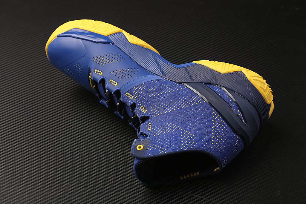 Curry 2 blue and yellow hotsell