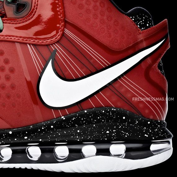 Lebron 8 v2 christmas online